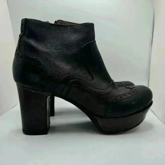MOMA made in Italy black leather platform ankle boots round toe chunky 40