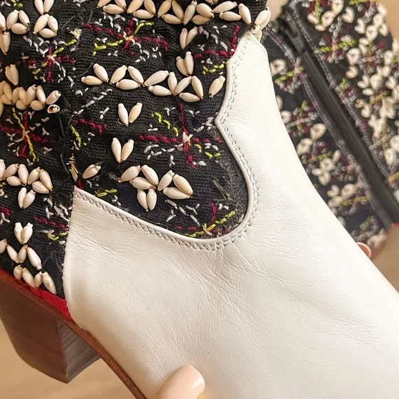 MOMO New York | TRIBAL EMBROIDERED POINTED ANKLE BOOTS NALIA Size: 8