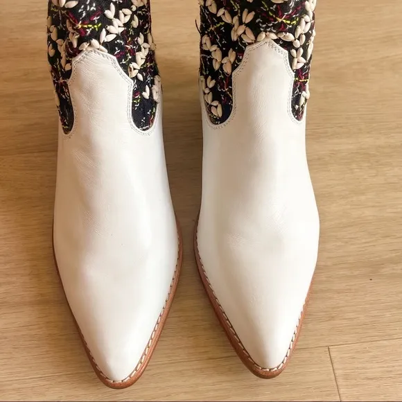 MOMO New York | TRIBAL EMBROIDERED POINTED ANKLE BOOTS NALIA Size: 8