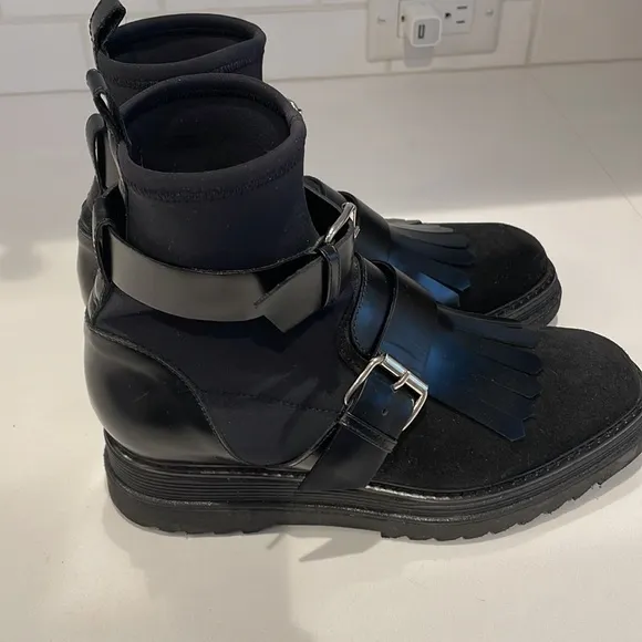 Musette Black Leather Ankle Boots—Buckles—Boho—Worn Once! Like New! Size 37