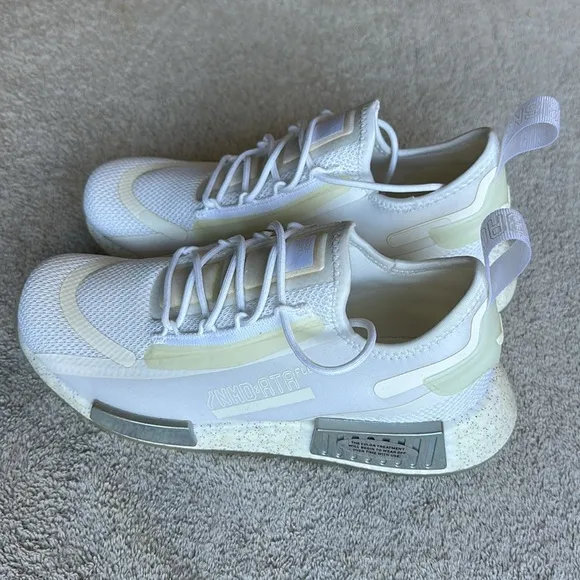NEW ADIDAS NMD_R1 Spectoo White without box