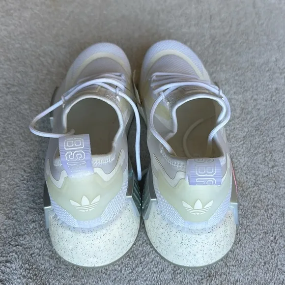 NEW ADIDAS NMD_R1 Spectoo White without box