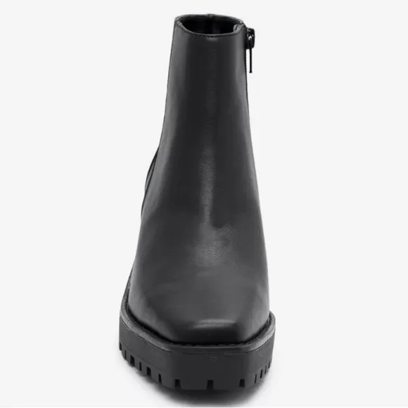 NEW! Andre Assous Black Milla Bootie - Size 9.5