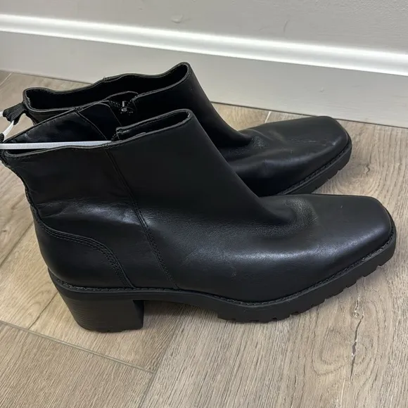 NEW! Andre Assous Black Milla Bootie - Size 9.5