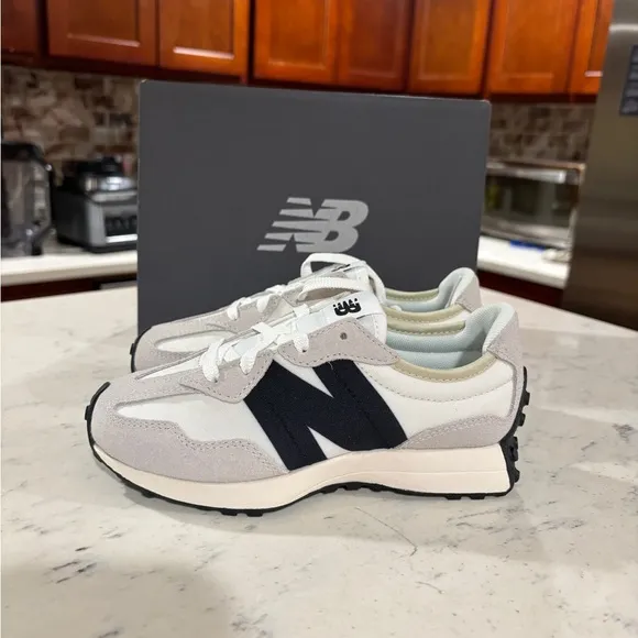 New Balance 327 White/Black Sea Salt Grey PS327FE  (PS) Size Unisex Kids NWB