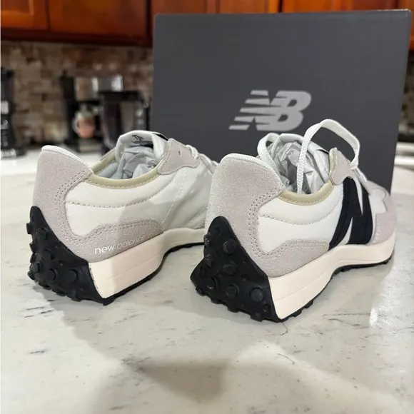New Balance 327 White/Black Sea Salt Grey PS327FE  (PS) Size Unisex Kids NWB