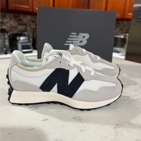 New Balance 327 White/Black Sea Salt Grey PS327FE  (PS) Size Unisex Kids NWB