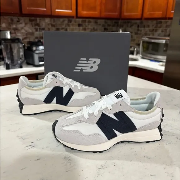 New Balance 327 White/Black Sea Salt Grey PS327FE  (PS) Size Unisex Kids NWB