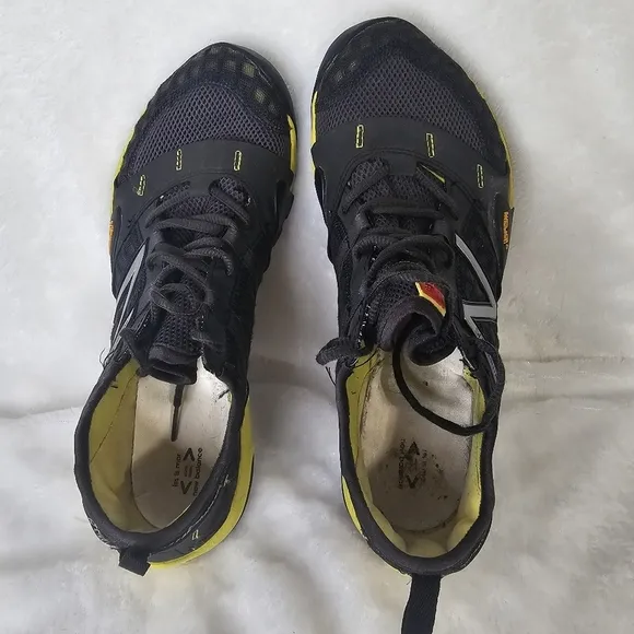 New Balance Minimus Minimalist Trail Shoes Vibram  MT10GY Mens 8.5 Black Yellow