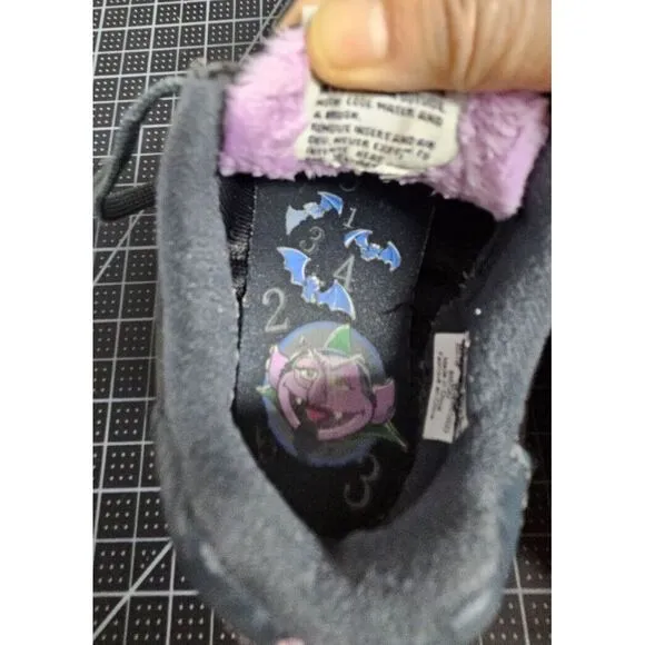 NEW BALANCE Sesame Street &quot; the count &quot; kids Athletic suede‎ shoes Sz 11.5M