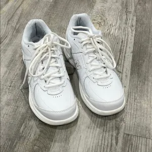 New Balance shoes womens 8.5 White (touch blue gray)  Sneakers walking abzorb