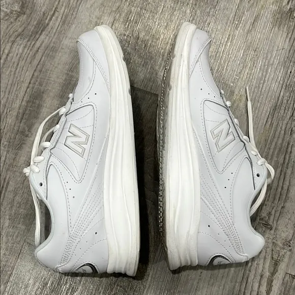 New Balance shoes womens 8.5 White (touch blue gray)  Sneakers walking abzorb