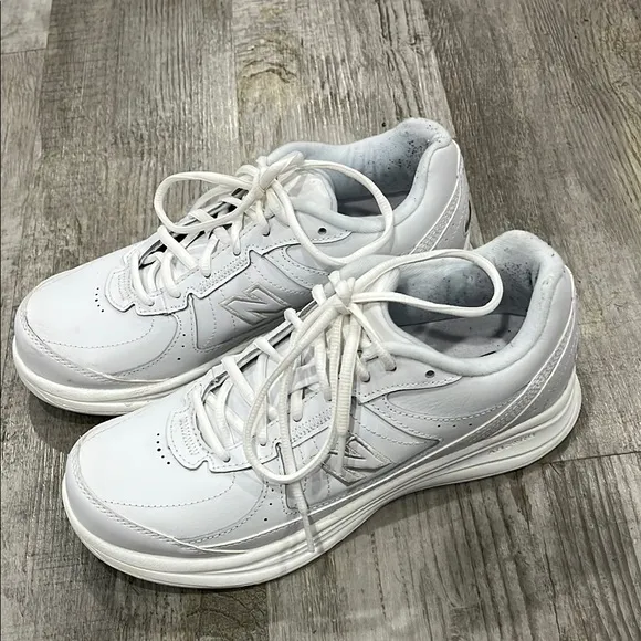 New Balance shoes womens 8.5 White (touch blue gray)  Sneakers walking abzorb