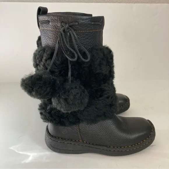 New Born Leather Shearing Lining Pom Pom Boots Black sz 1 kids winter snow