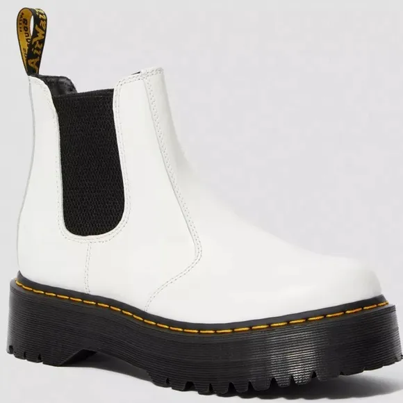 NEW Dr Martens Platform Chelsea 2976 Boots-White Smooth Leather-Women’s 7-NWT
