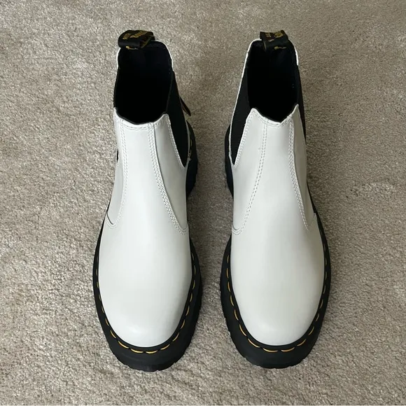 NEW Dr Martens Platform Chelsea 2976 Boots-White Smooth Leather-Women’s 7-NWT