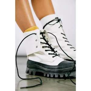 New- Free People GOLDIE  LUG SOLE BOOT CONVERTIBLE LACE UP BOOT Size:71/2 (38)