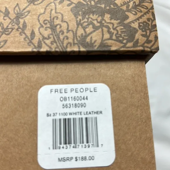 NEW Free people james Chelsea  chunky  heels boots shoes  in bone size 7…