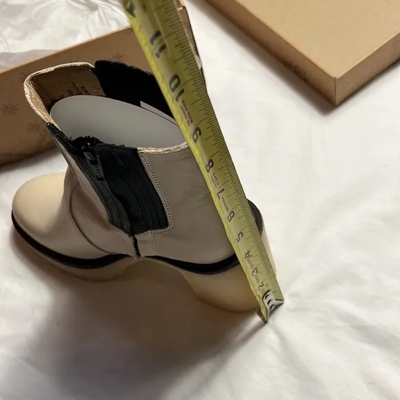 NEW Free people james Chelsea  chunky  heels boots shoes  in bone size 7…