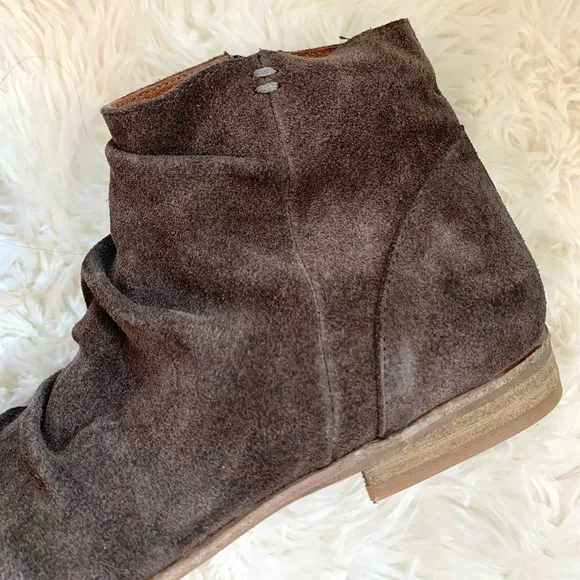 NEW Jeffrey Campbell Suede Booties