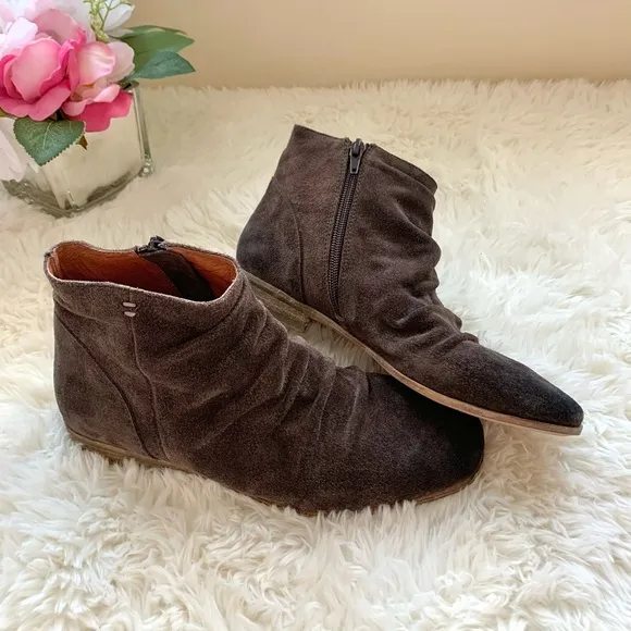 NEW Jeffrey Campbell Suede Booties