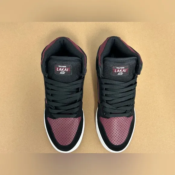 NEW! Lakai Skateboard Shoes Sneakers Telford Black/Burgundy Suede Size 5 Youth