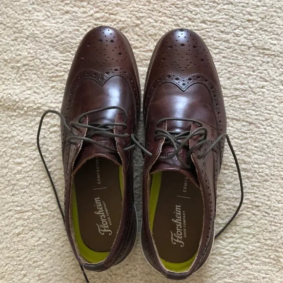 New Men’s Florsheim wingtip dress shoes