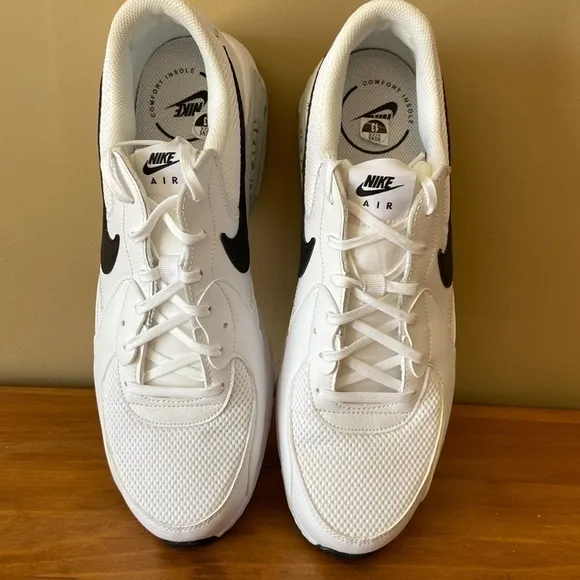 NEW! Men’s Nike Air Max Excee. Size 13