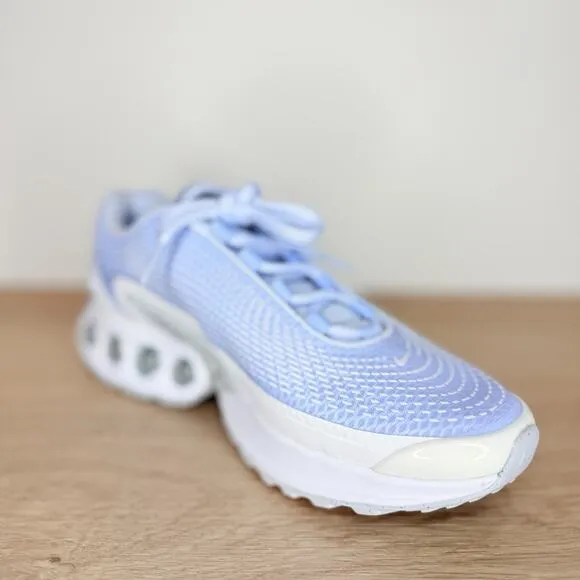 NEW Nike Air Max DN FJ3145-400 Women's Size 7 Running Shoes