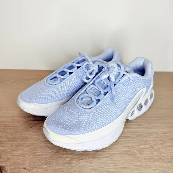 NEW Nike Air Max DN FJ3145-400 Women's Size 7 Running Shoes