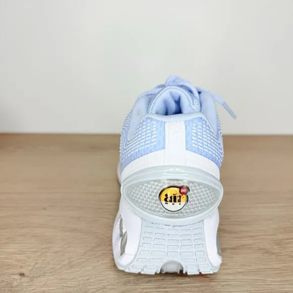 NEW Nike Air Max DN FJ3145-400 Women's Size 7 Running Shoes