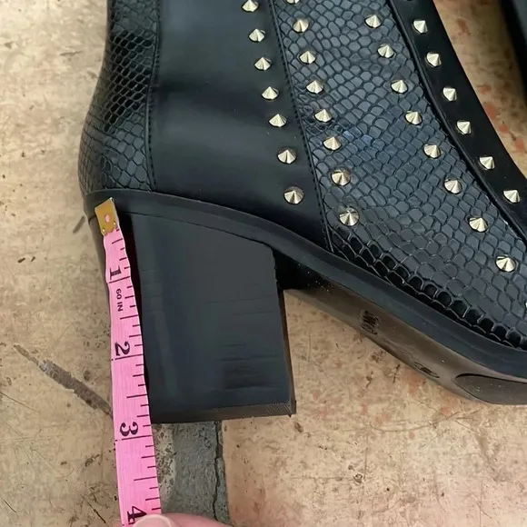 NEW ✨ Nine West Black Leather And Gold Studded Ankle Boots New in Box NIB