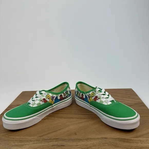 New NWOB Big Kids Vans Sesame Street Authentic Green Sneakers Shoes Size 1 Y