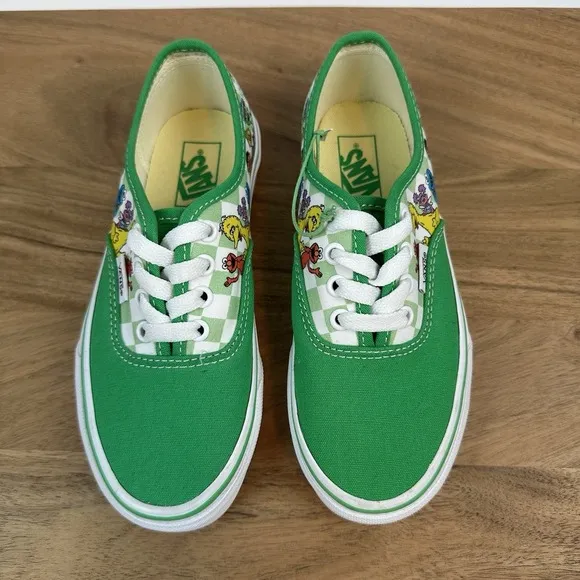 New NWOB Big Kids Vans Sesame Street Authentic Green Sneakers Shoes Size 1 Y