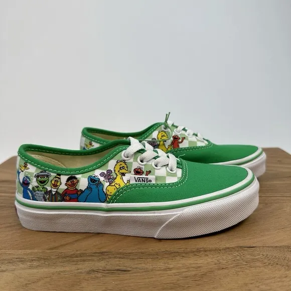 New NWOB Big Kids Vans Sesame Street Authentic Green Sneakers‎ Shoes Size 1 Y
