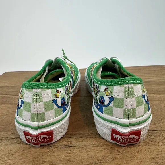 New NWOB Big Kids Vans Sesame Street Authentic Green Sneakers Shoes Size 1 Y