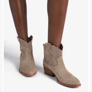 New Tan ankle boots size 6