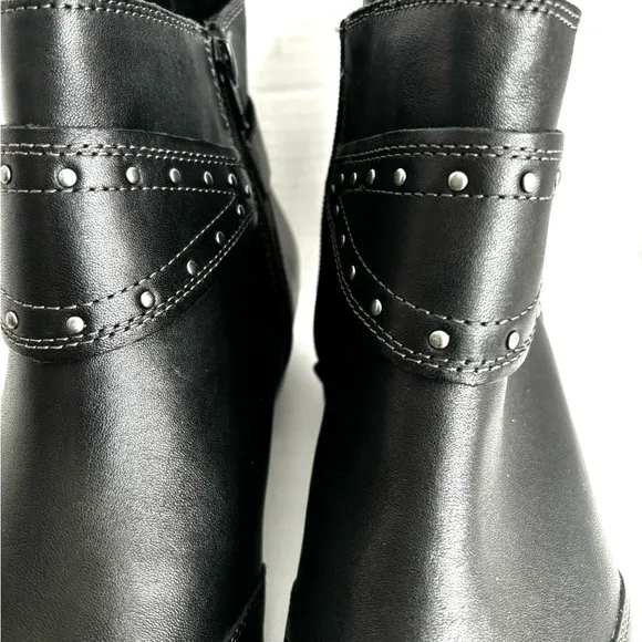 NEW TAOS BLACK METAL STUDED  LEATHER ANKLE BOOTS SZ 10