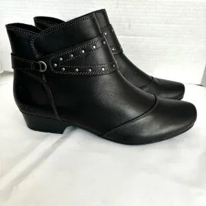 NEW TAOS BLACK METAL STUDED  LEATHER ANKLE BOOTS SZ 10