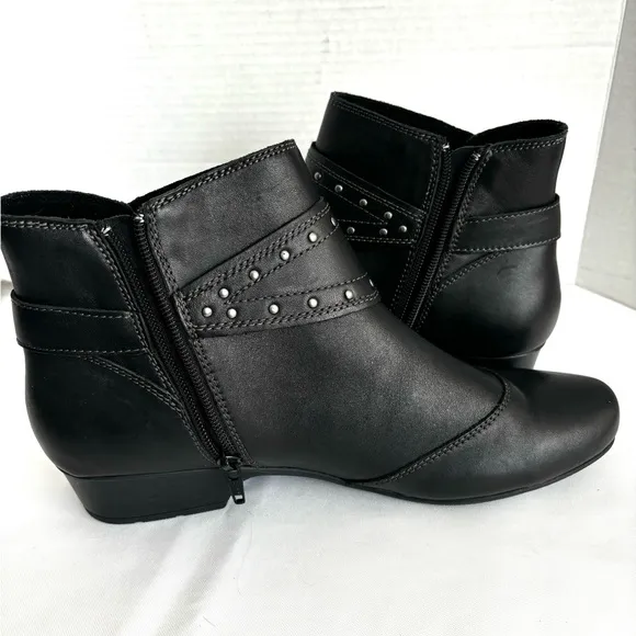 NEW TAOS BLACK METAL STUDED  LEATHER ANKLE BOOTS SZ 10