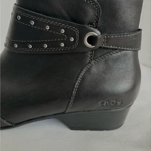 NEW TAOS BLACK METAL STUDED  LEATHER ANKLE BOOTS SZ 10