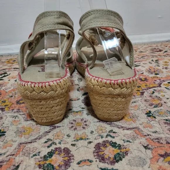 NEW TONI PONS Wedge Espadrille Sandals | Size 7.5 (EU 40)  | Flower Embellished