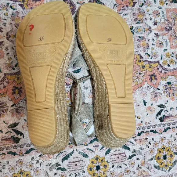 NEW TONI PONS Wedge Espadrille Sandals | Size 7.5 (EU 40)  | Flower Embellished