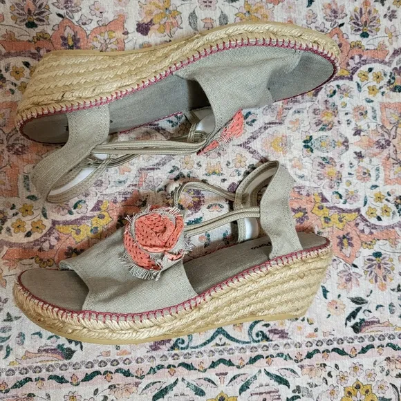 NEW TONI PONS Wedge Espadrille Sandals | Size 7.5 (EU 40)  | Flower Embellished