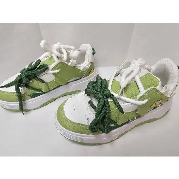 New unisex sneaker skater graffiti shoes retro nostalgic 90's vibe never worn
