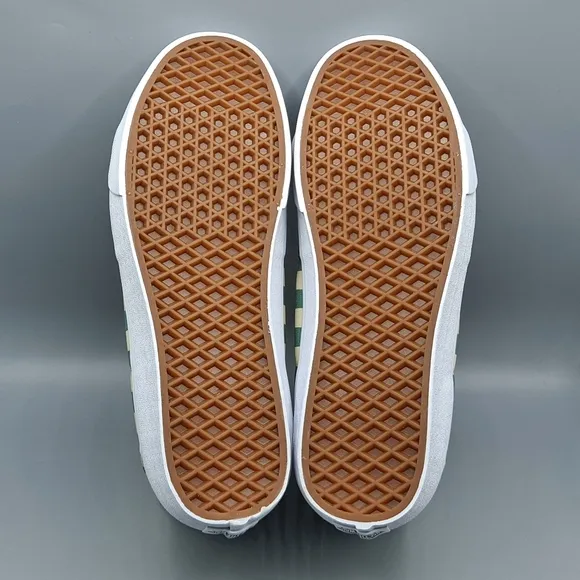 New Vans Sk8-Hi Top Checkerboard Light Green and White Canvas Men's Size 11