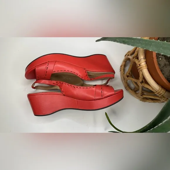 NEW VTG Bruno Magli Italian Leather Wedge Sandals Papavero Red Y2K, 39.5 US 9.5