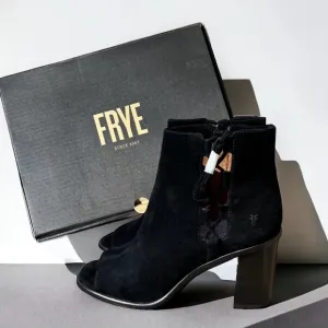 🌻NEW w/box Frye Amy Side Ghillie Black Suede Peep Toe Ankle Boots