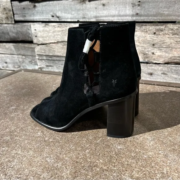 🌻NEW w/box Frye Amy Side Ghillie Black Suede Peep Toe Ankle Boots