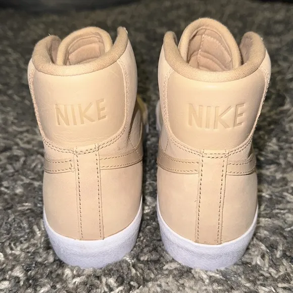 New Womens NIKE Refurbished Blazer MID ‘77 Premium in Vachetta Tan Leather